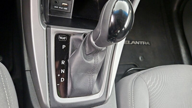 2014 Hyundai Elantra SE 17