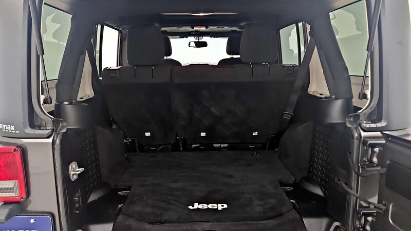 2014 Jeep Wrangler Unlimited Sport 18