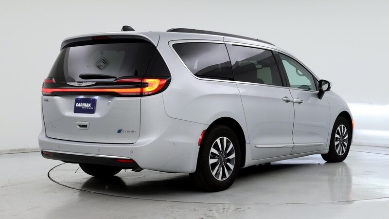 2023 Chrysler Pacifica Hybrid Limited 8