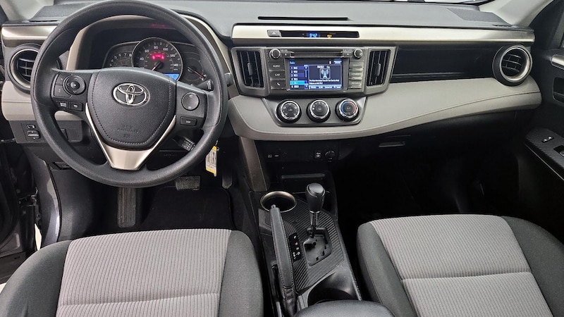 2015 Toyota RAV4 LE 9