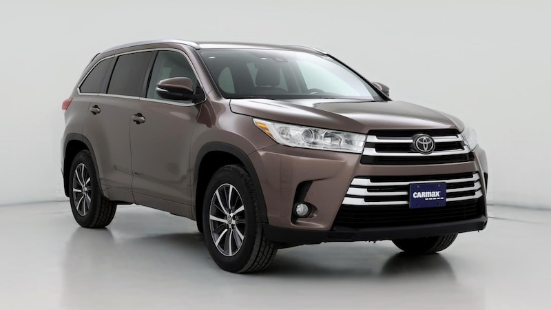 2017 Toyota Highlander XLE Hero Image