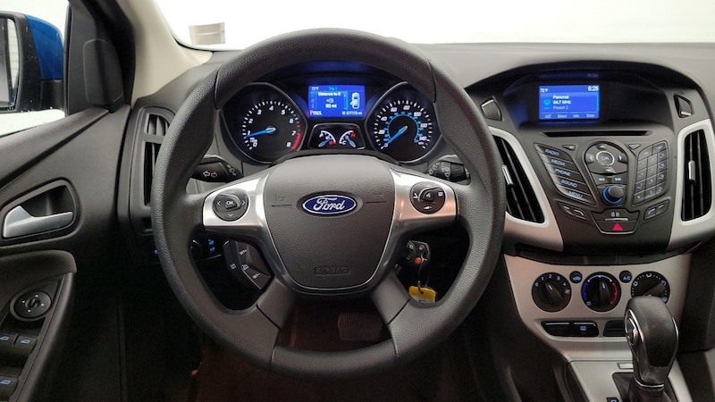 2014 Ford Focus SE 10