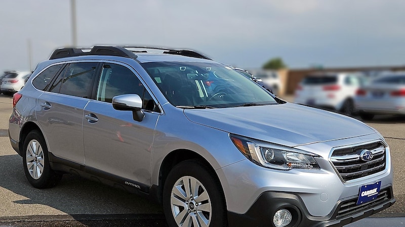 2019 Subaru Outback Premium Hero Image