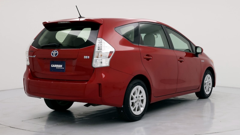 2013 Toyota Prius v Three 8