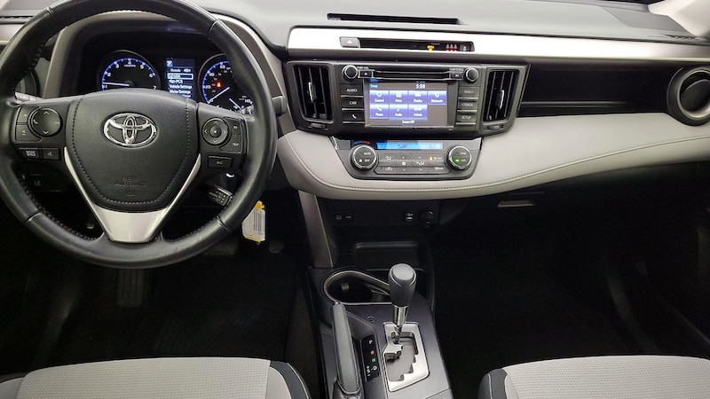 2018 Toyota RAV4 XLE 9