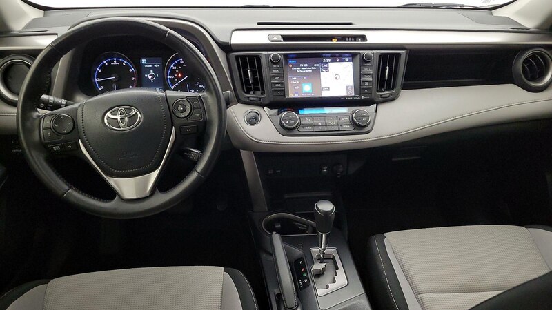 2017 Toyota RAV4 XLE 9