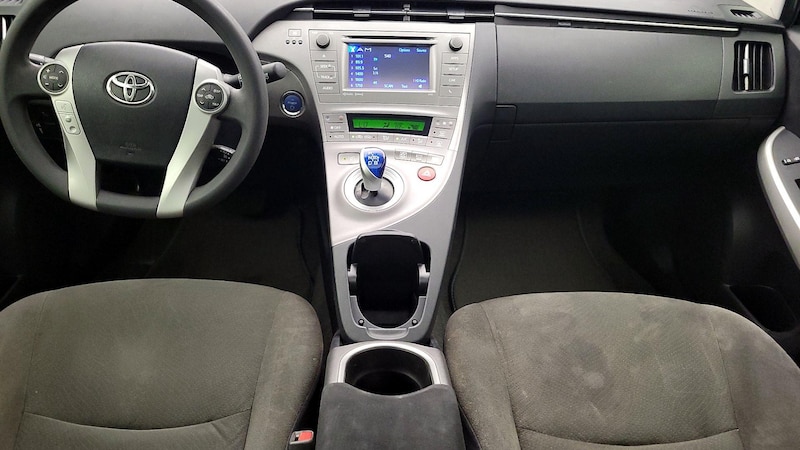 2015 Toyota Prius Three 9