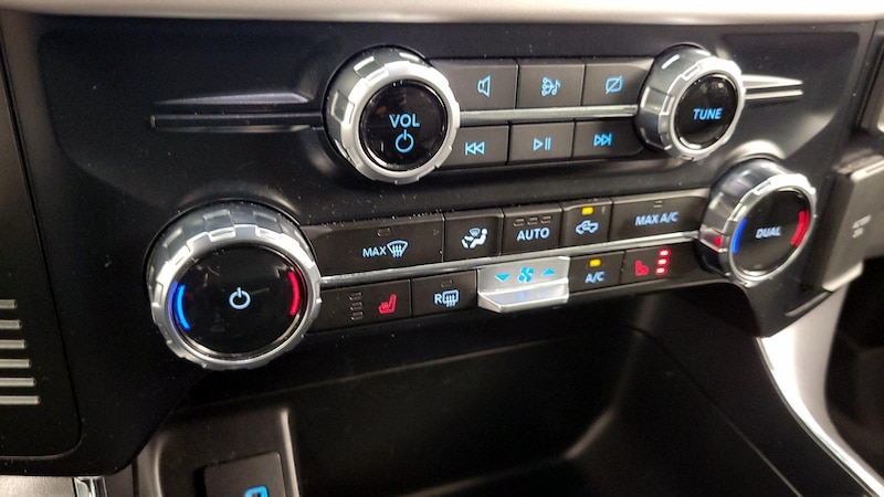 2023 Ford F-150 Lightning XLT 17