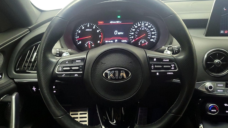 2019 Kia Stinger GT2 10