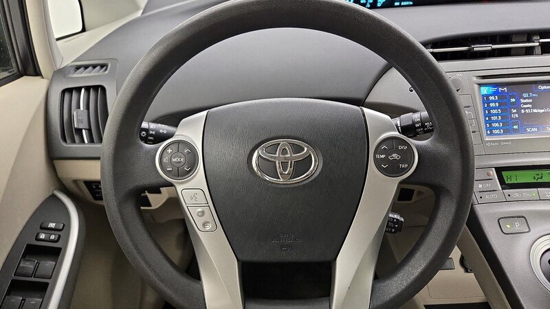 2014 Toyota Prius Three 10