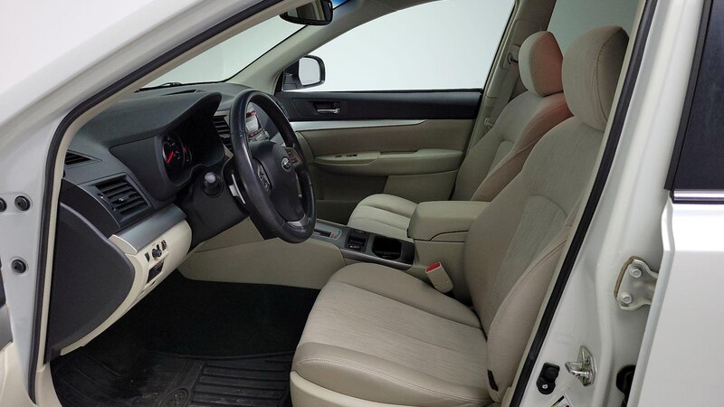 2013 Subaru Outback Premium 11