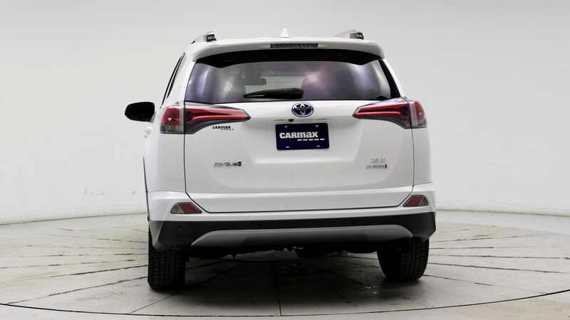 2017 Toyota RAV4 XLE 6