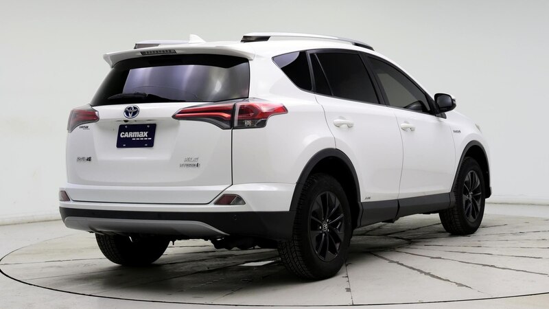 2017 Toyota RAV4 XLE 8