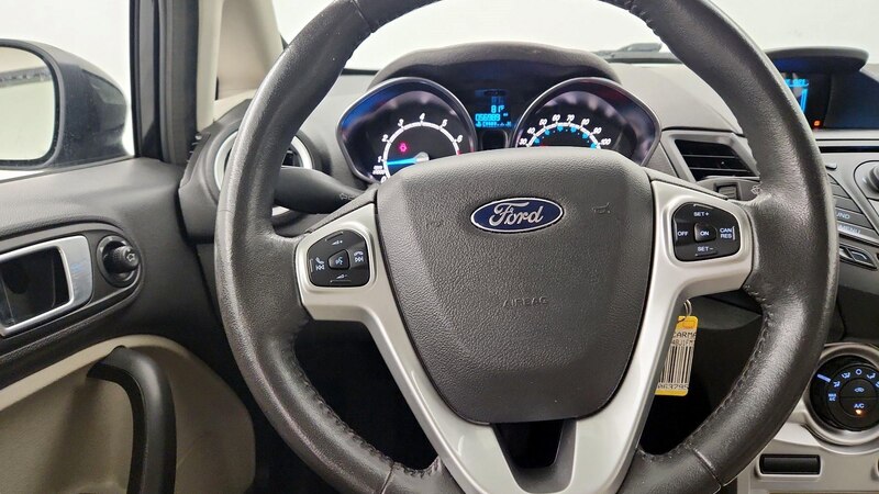 2015 Ford Fiesta SE 10