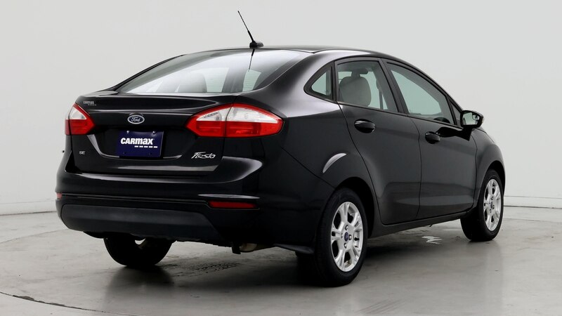 2015 Ford Fiesta SE 8