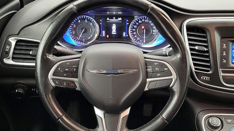 2016 Chrysler 200 Limited 10