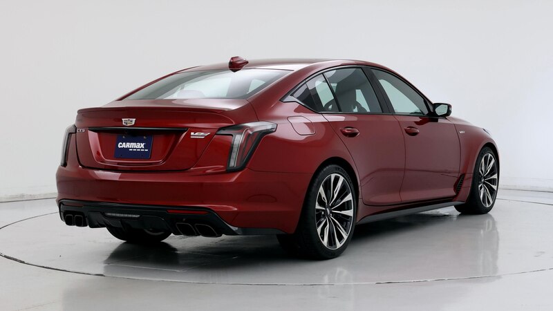 2022 Cadillac CT5 V 8