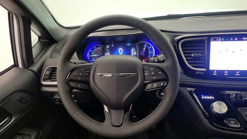 2022 Chrysler Pacifica Hybrid Touring L 10