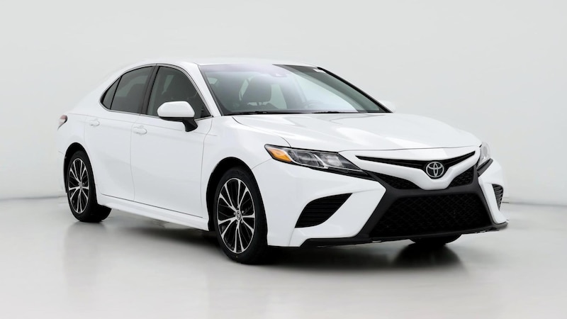 2020 Toyota Camry SE Hero Image