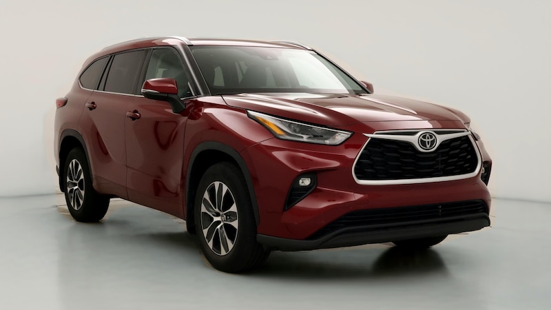 2021 Toyota Highlander XLE Hero Image