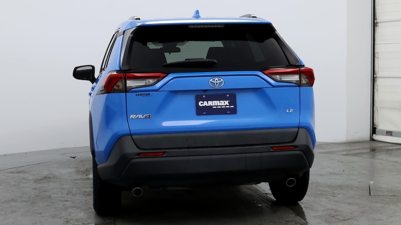 2019 Toyota RAV4 LE 6