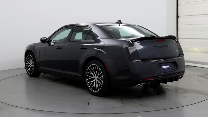 2019 Chrysler 300 Touring 2