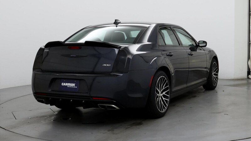 2019 Chrysler 300 Touring 8