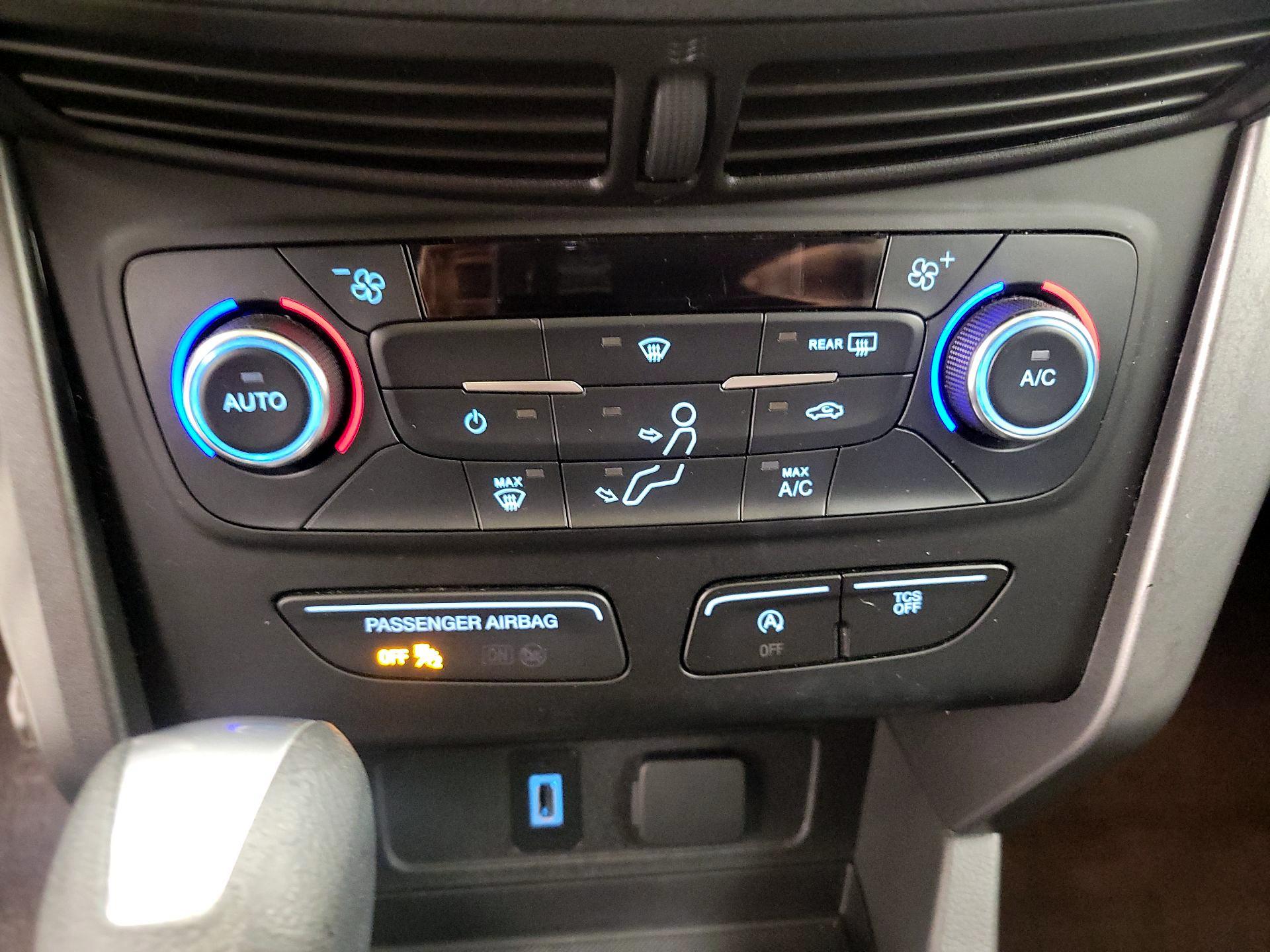 Thumbnail: 2017 Ford Escape - 15