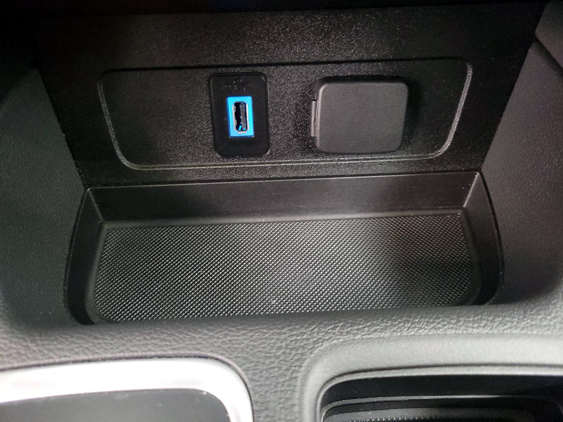 Thumbnail: 2017 Ford Escape - 17