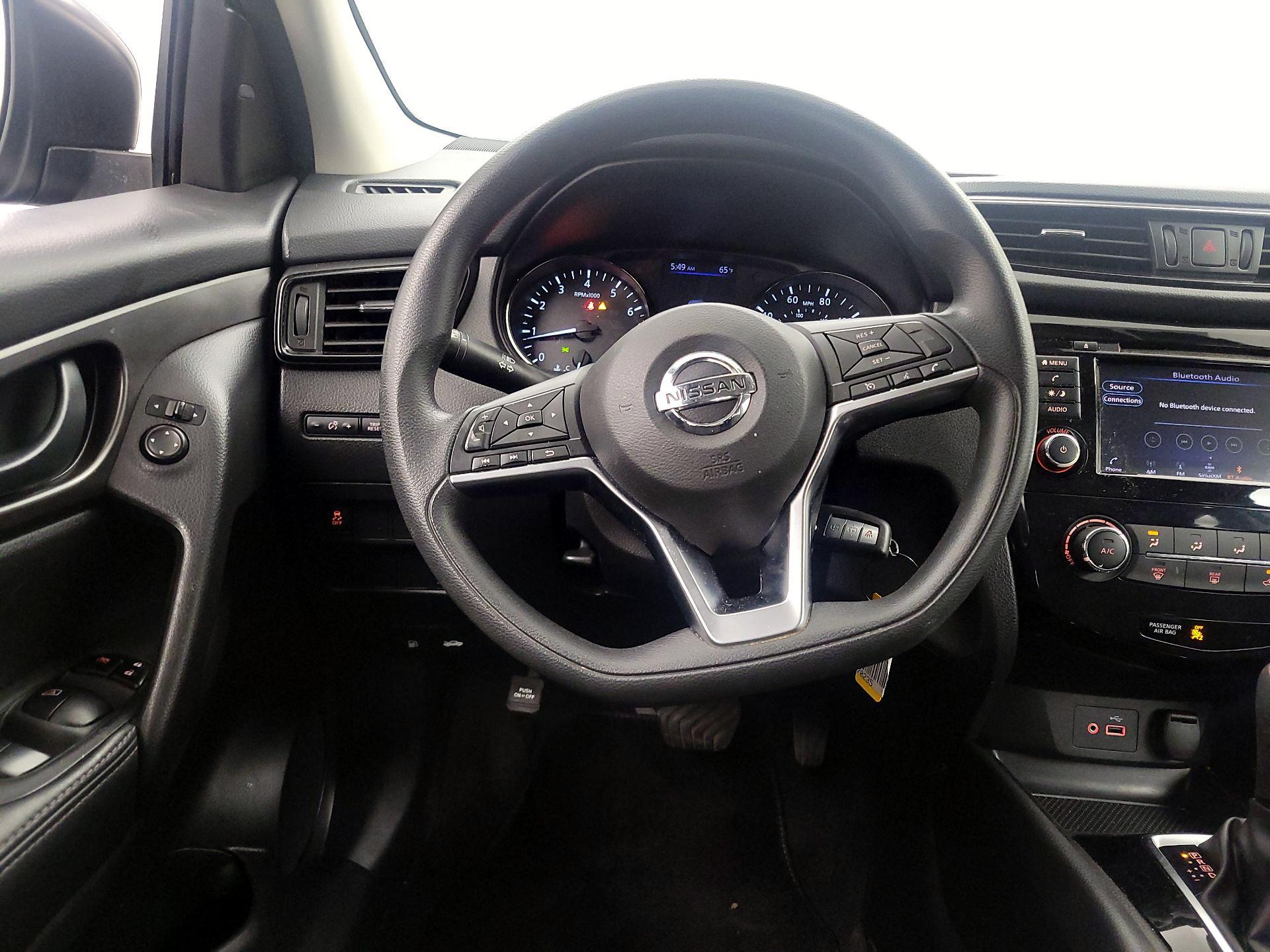 Thumbnail: 2019 Nissan Rogue Sport - 10