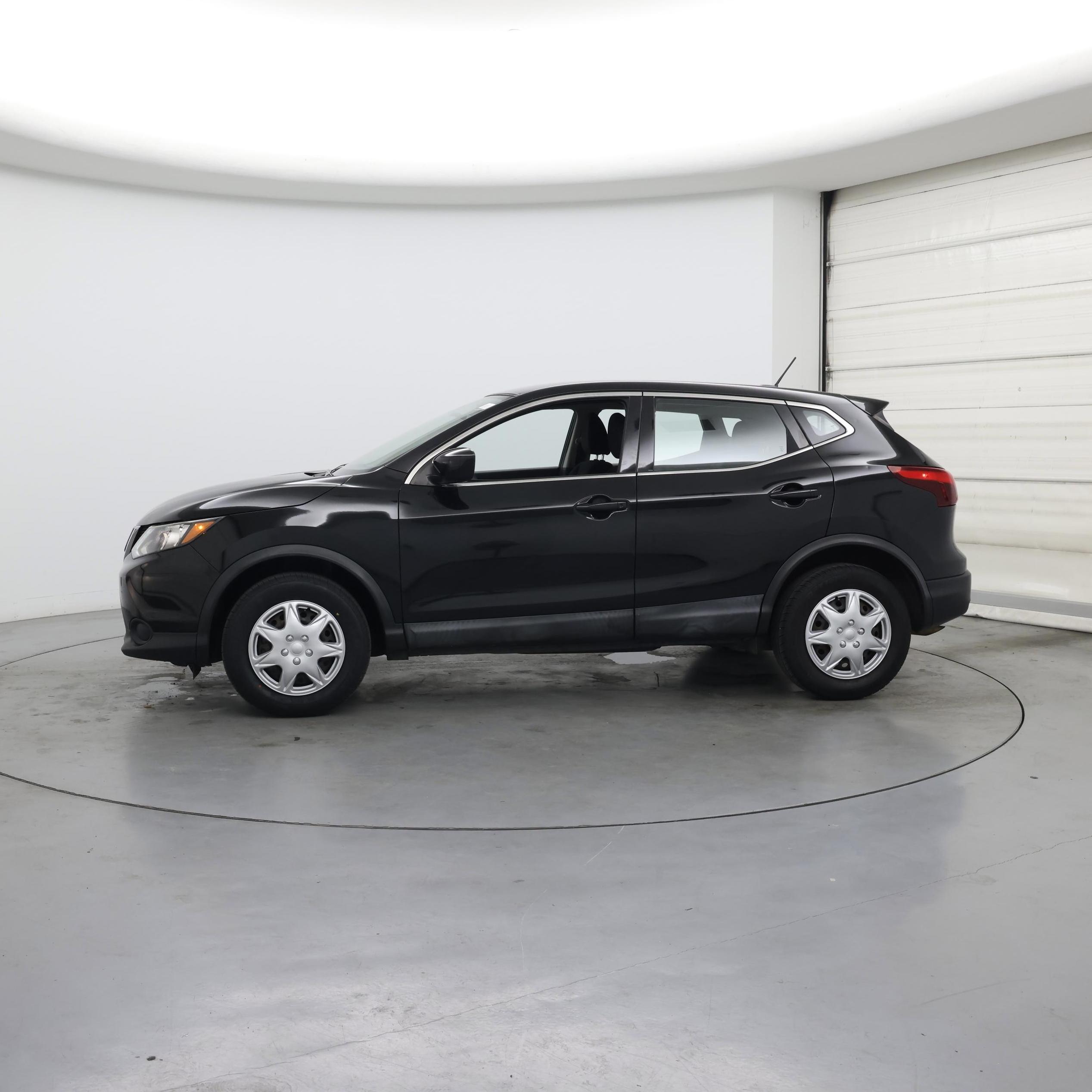 Thumbnail: 2019 Nissan Rogue Sport - 3