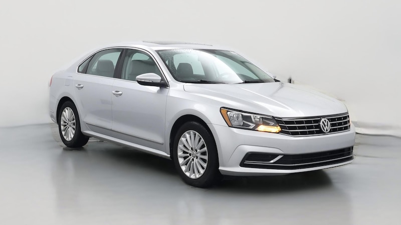 2016 Volkswagen Passat SE Hero Image