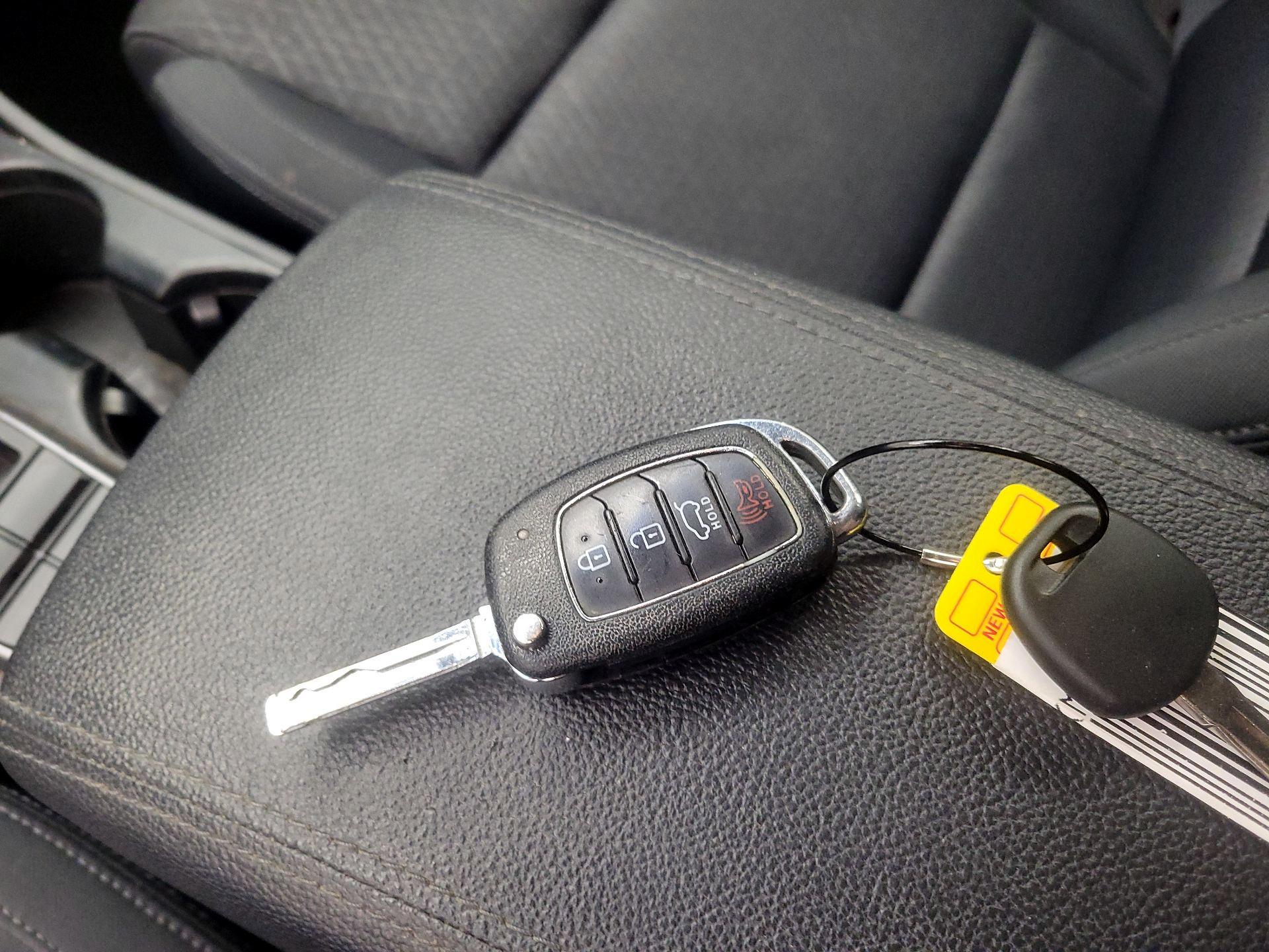 Thumbnail: 2017 Hyundai Tucson - 18