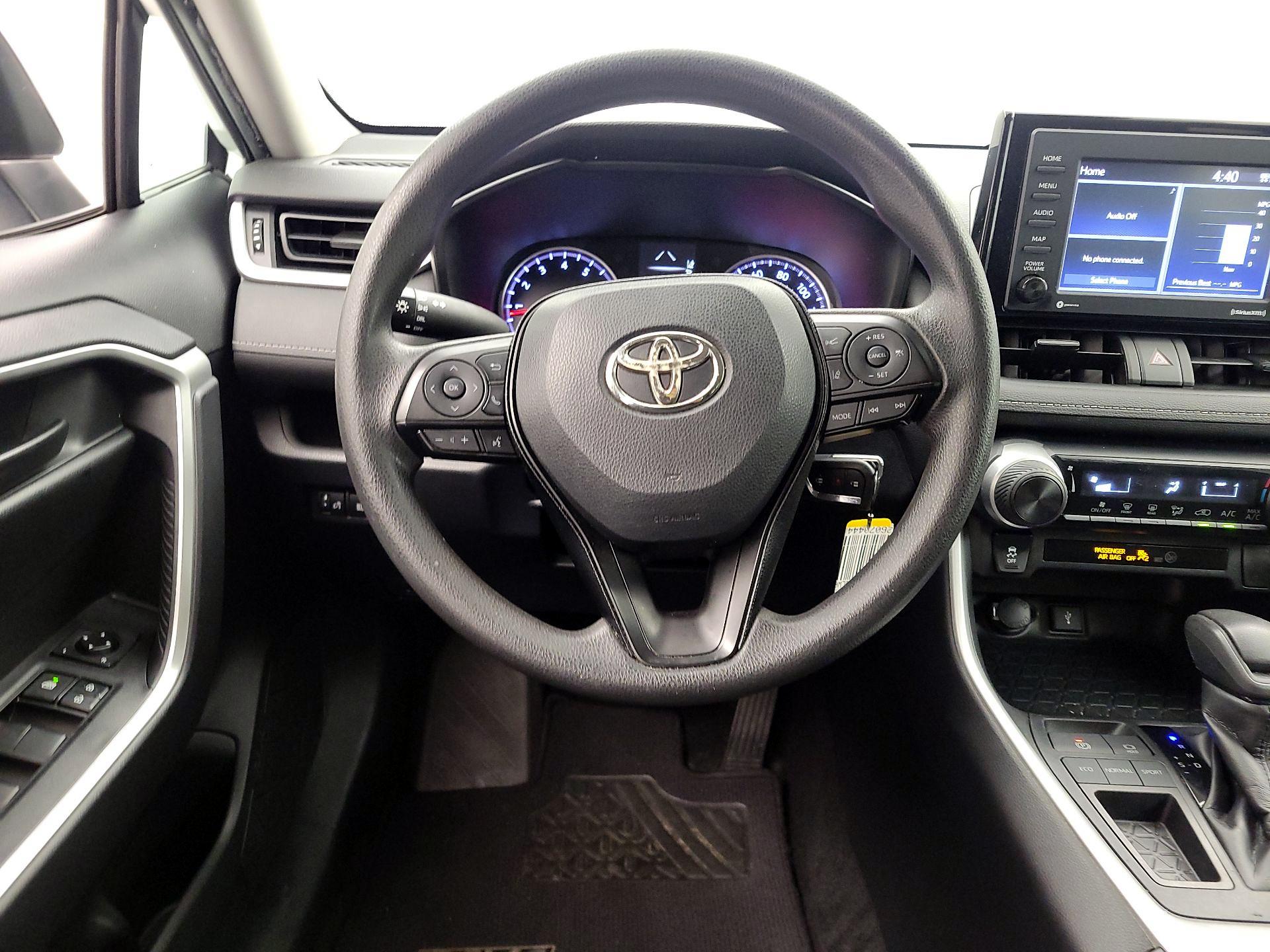 Thumbnail: 2020 Toyota RAV4 - 10