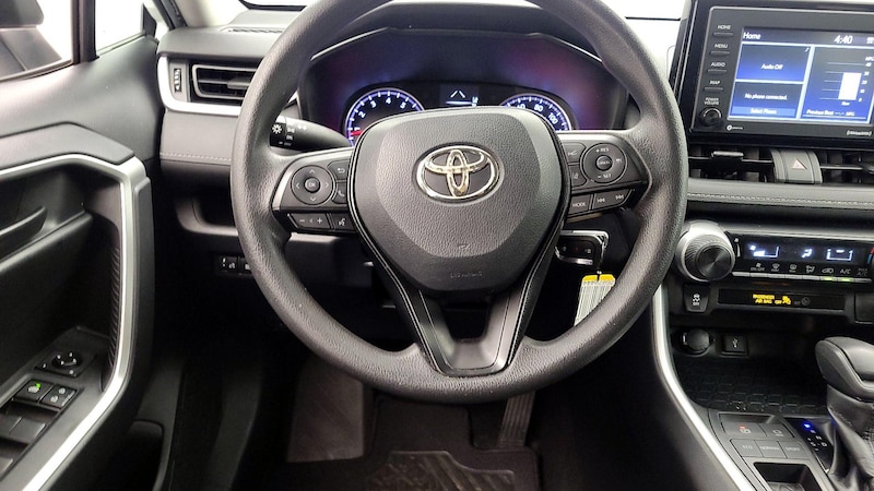 2020 Toyota RAV4 LE 10