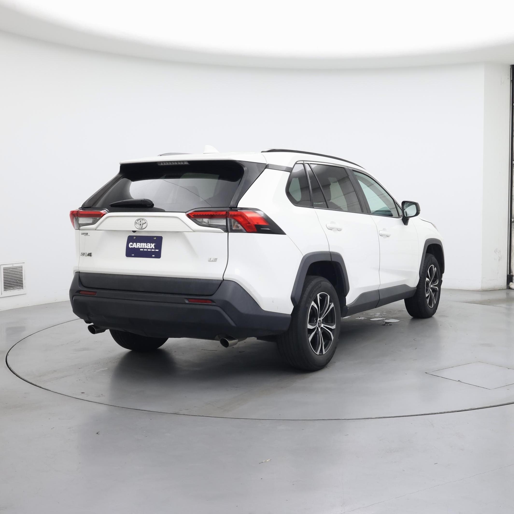 Thumbnail: 2020 Toyota RAV4 - 8