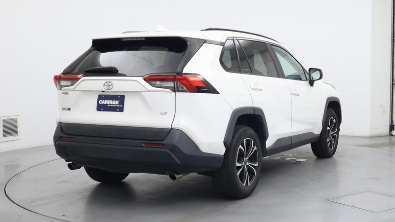 2020 Toyota RAV4 LE 8
