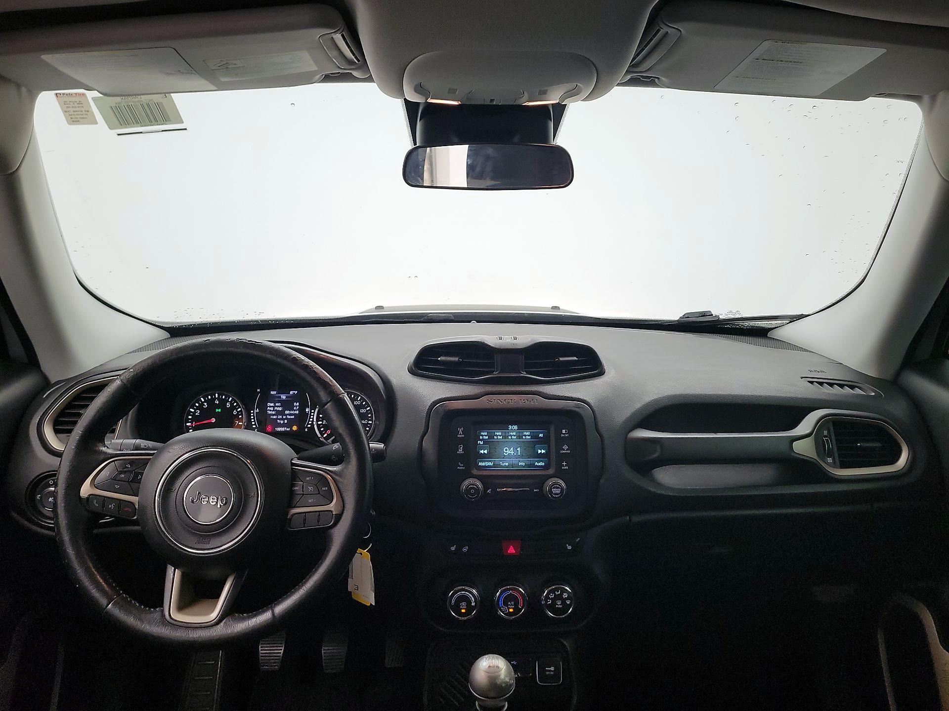 Thumbnail: 2015 Jeep Renegade - 9