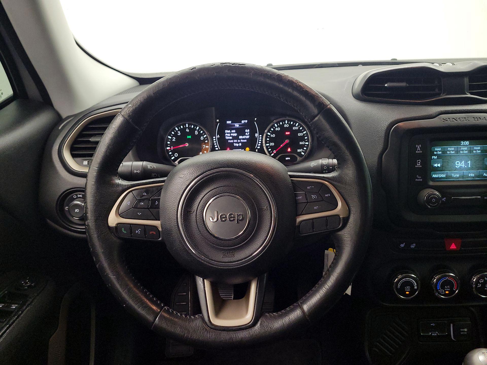 Thumbnail: 2015 Jeep Renegade - 10