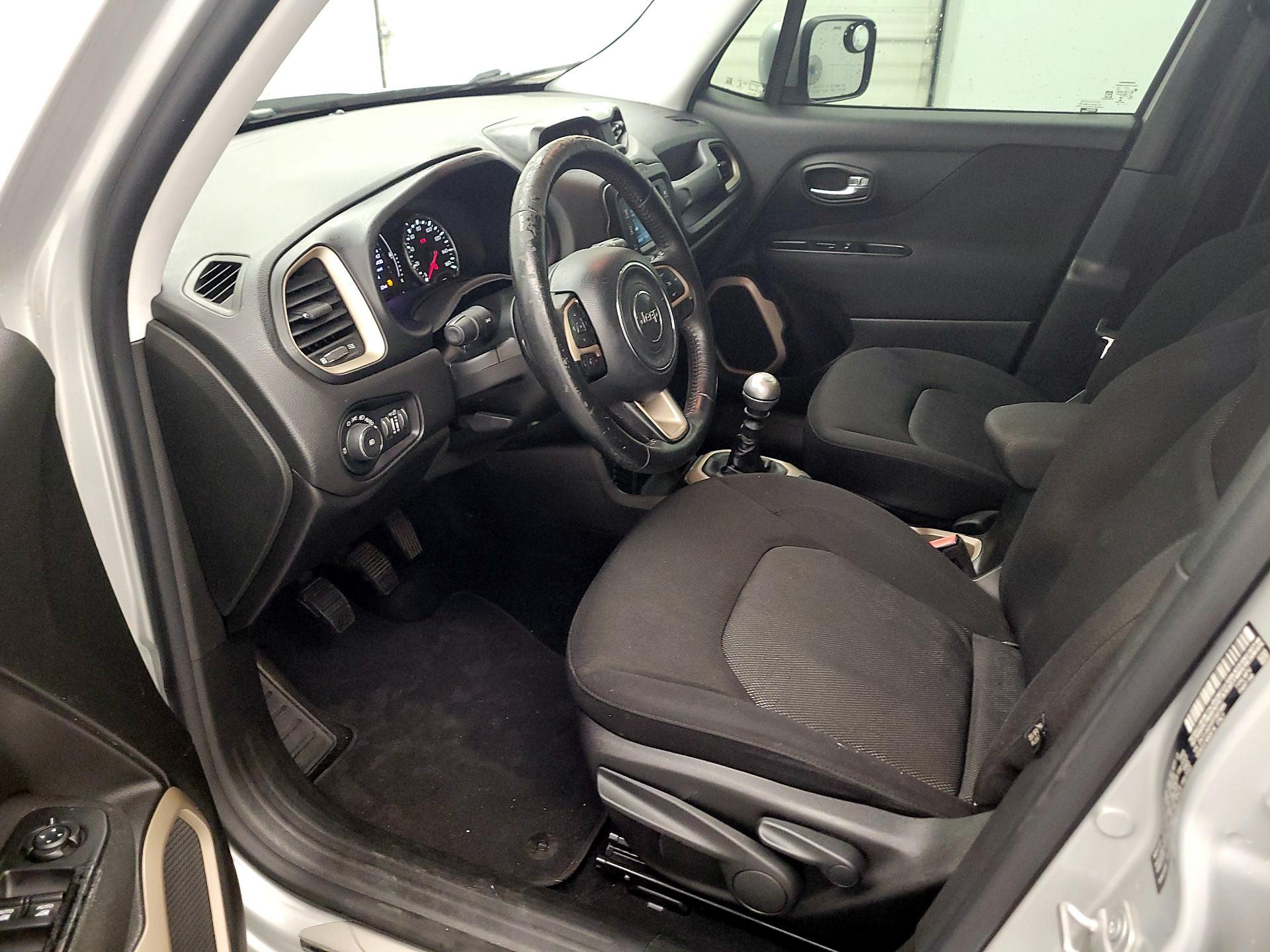 Thumbnail: 2015 Jeep Renegade - 11