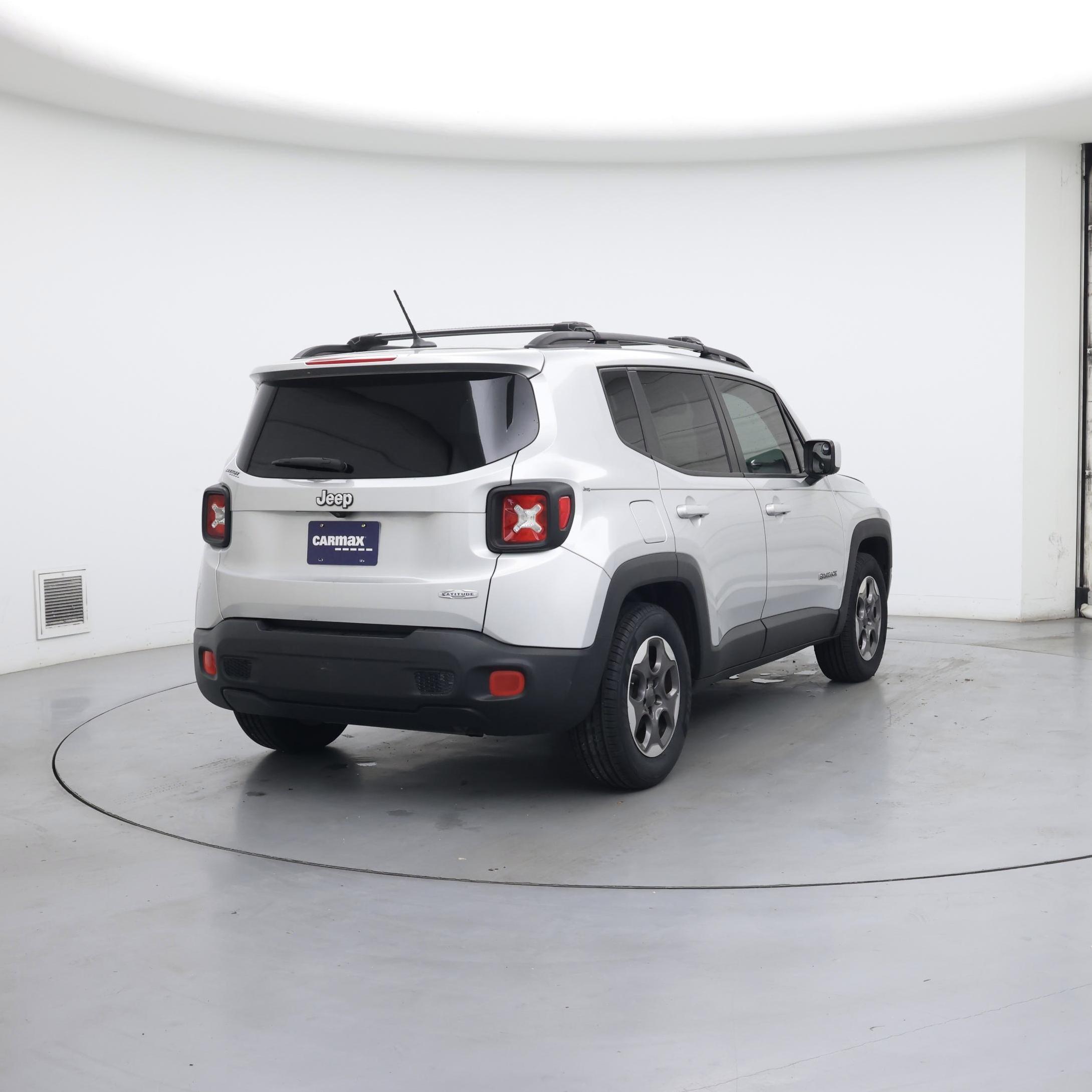 Thumbnail: 2015 Jeep Renegade - 8
