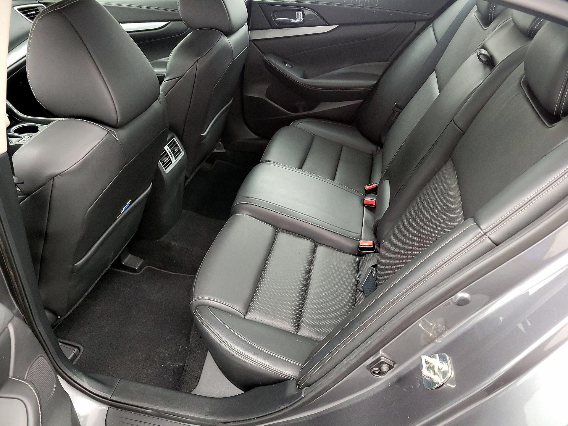 Thumbnail: 2016 Nissan Maxima - 19