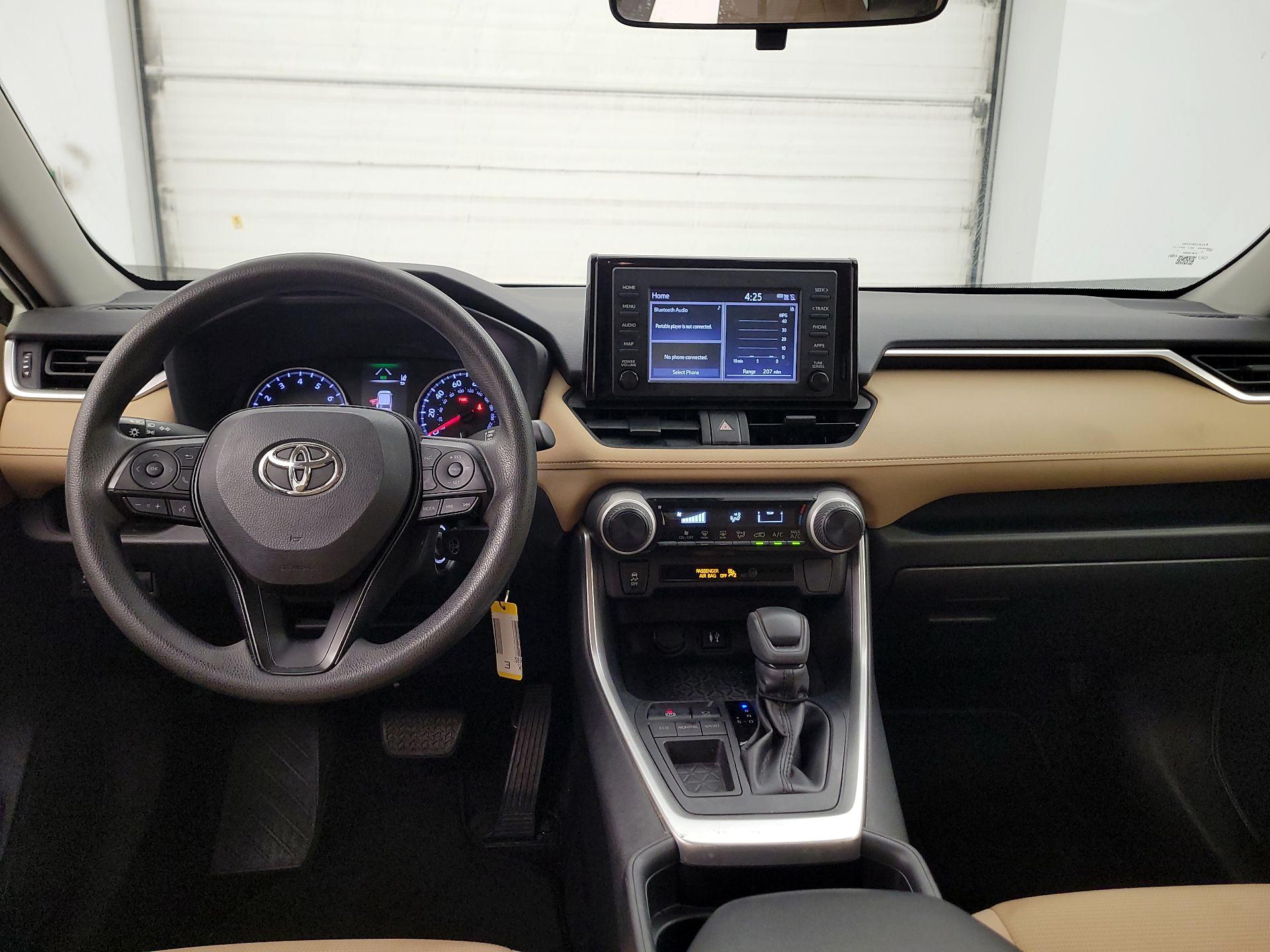 Thumbnail: 2019 Toyota RAV4 - 9