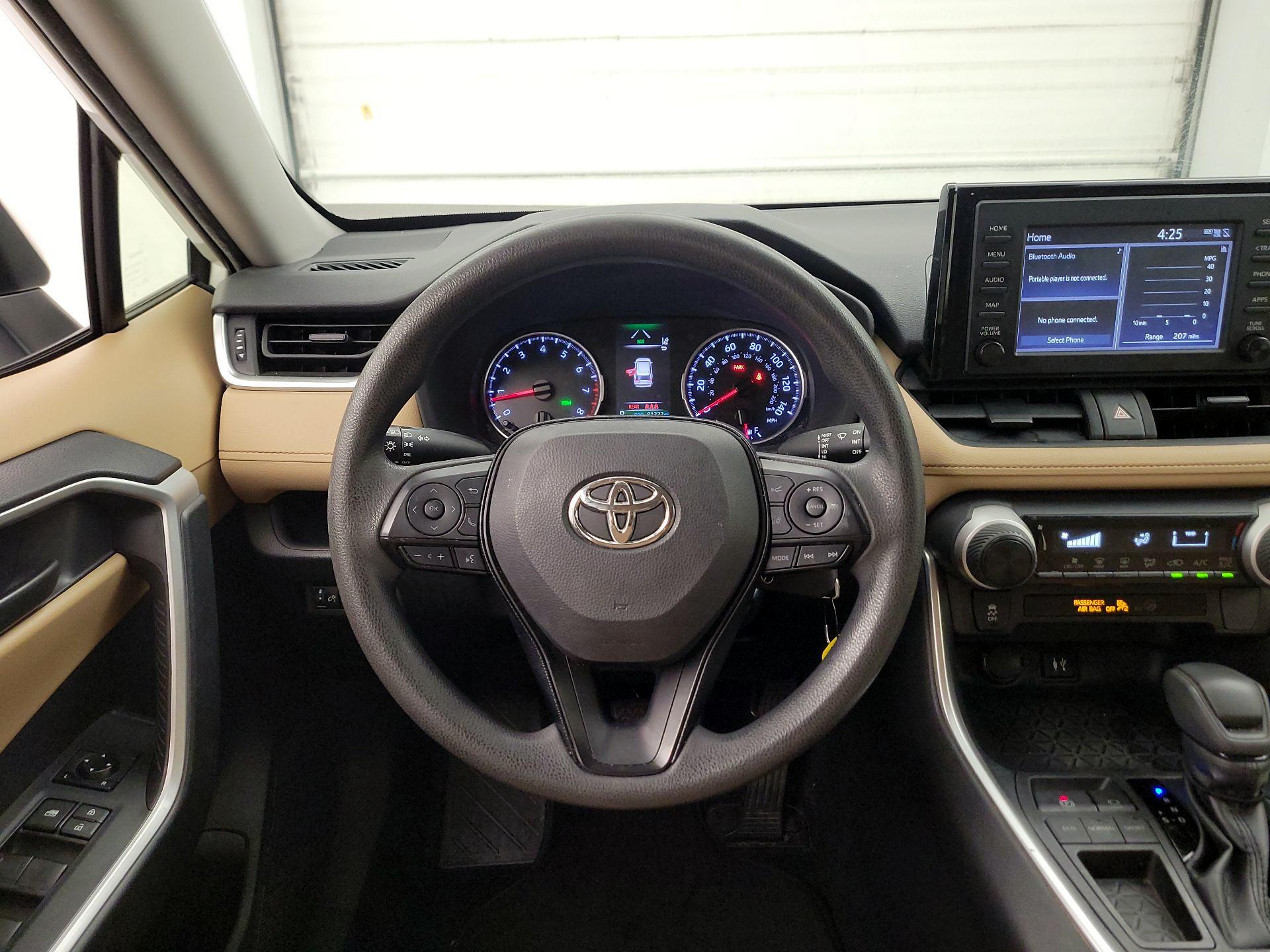 Thumbnail: 2019 Toyota RAV4 - 10