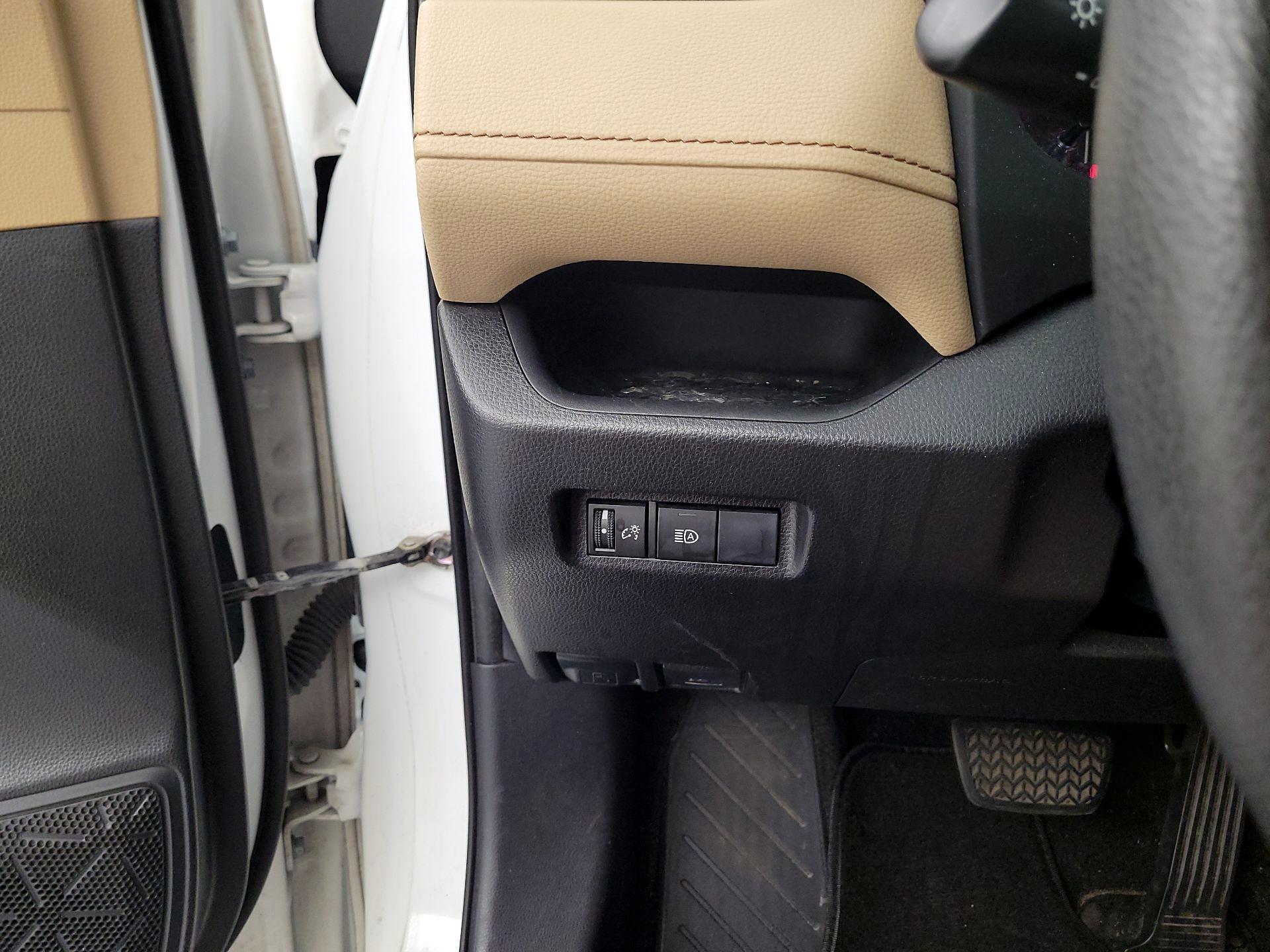 Thumbnail: 2019 Toyota RAV4 - 13