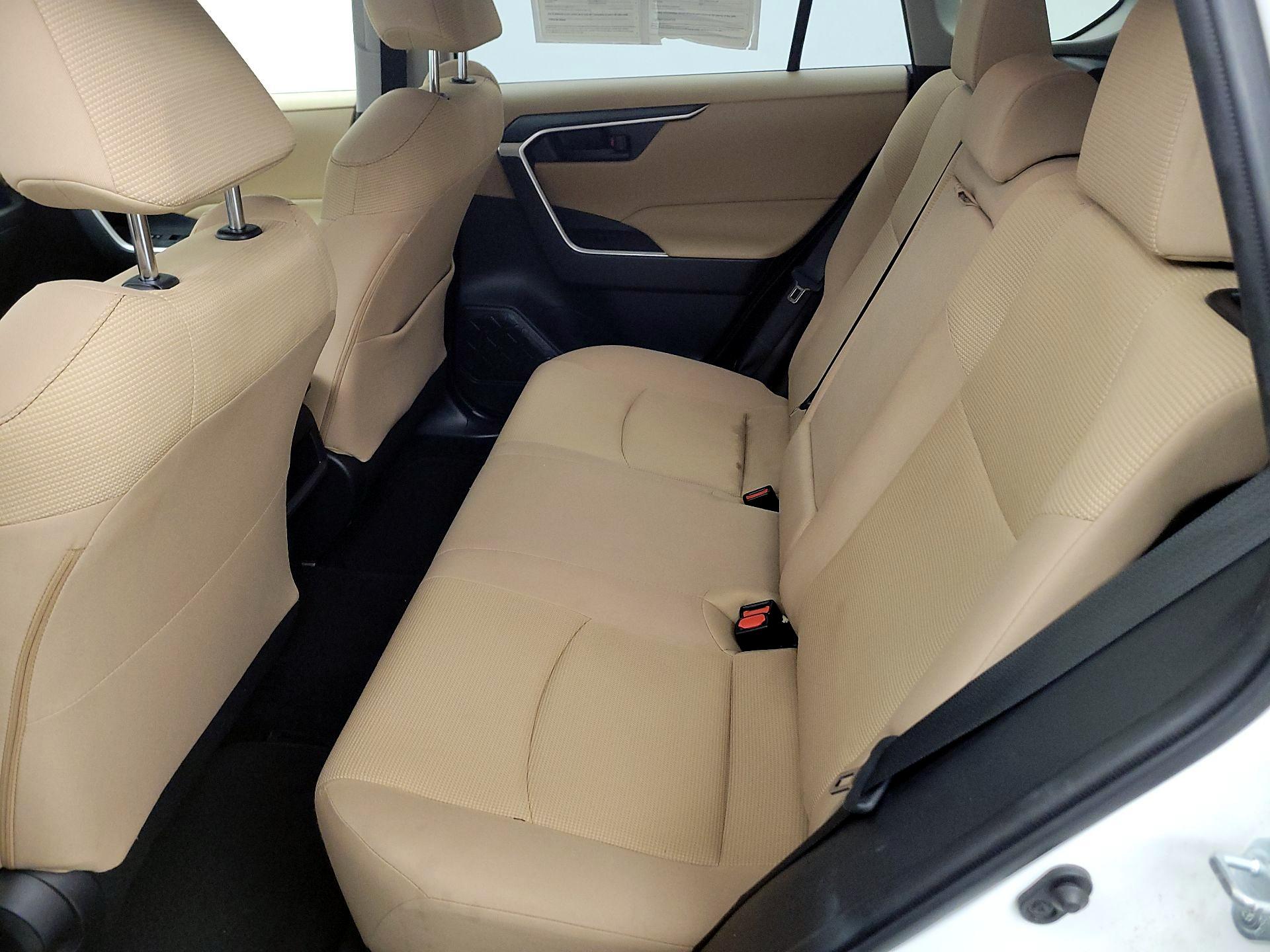 Thumbnail: 2019 Toyota RAV4 - 19