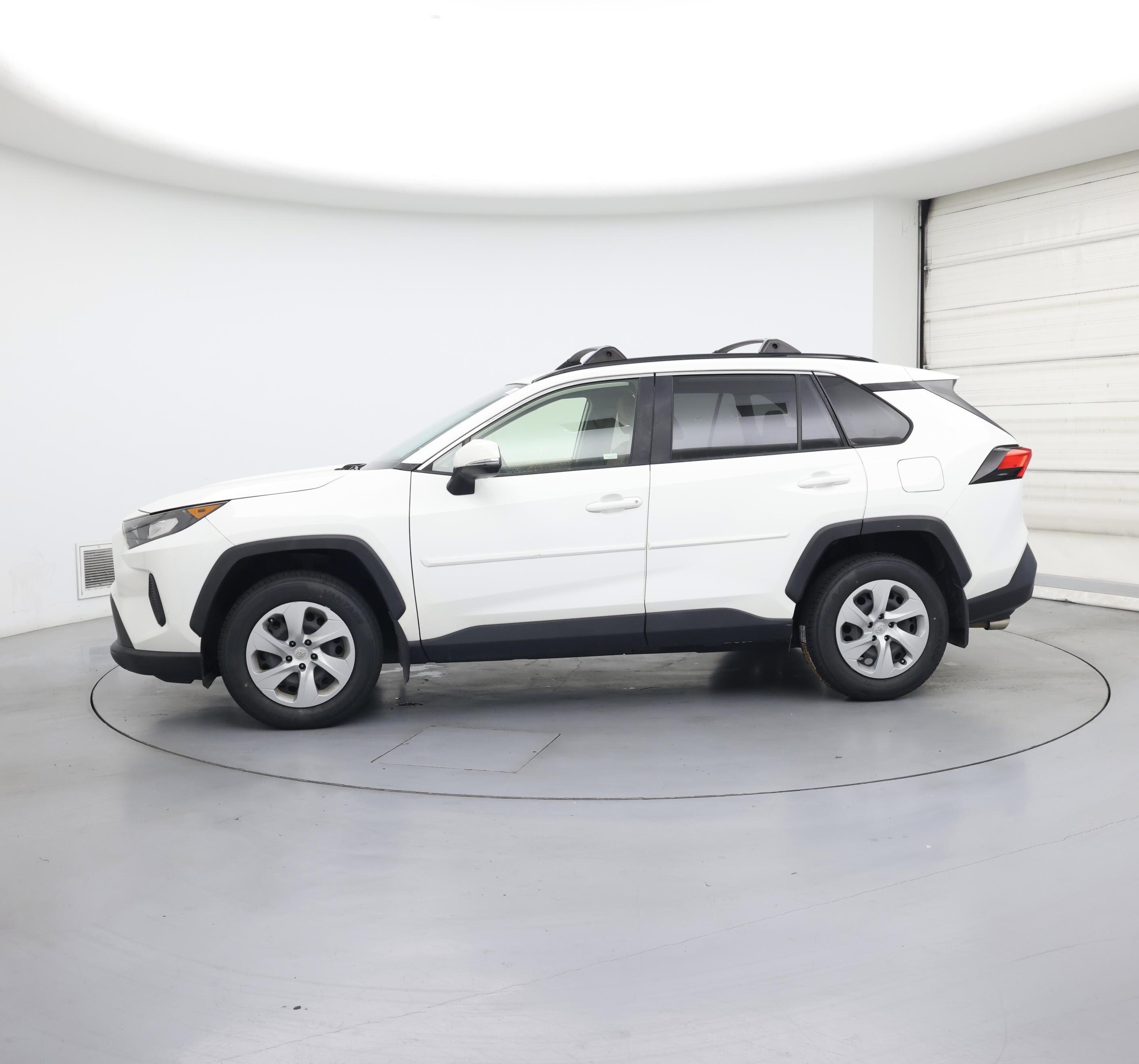 Thumbnail: 2019 Toyota RAV4 - 3