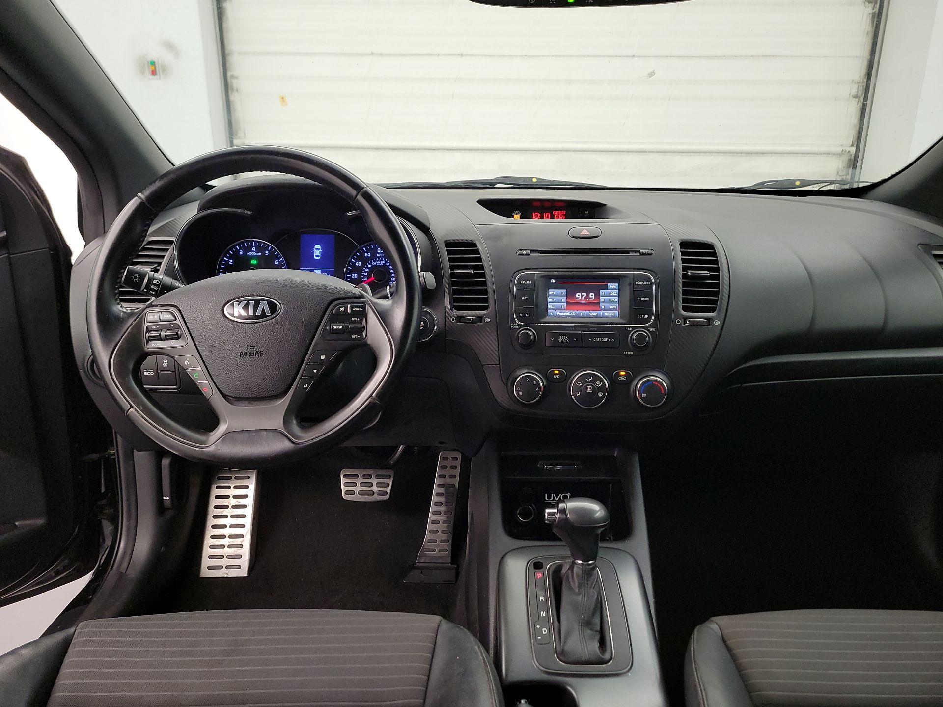 Thumbnail: 2016 Kia Forte - 9
