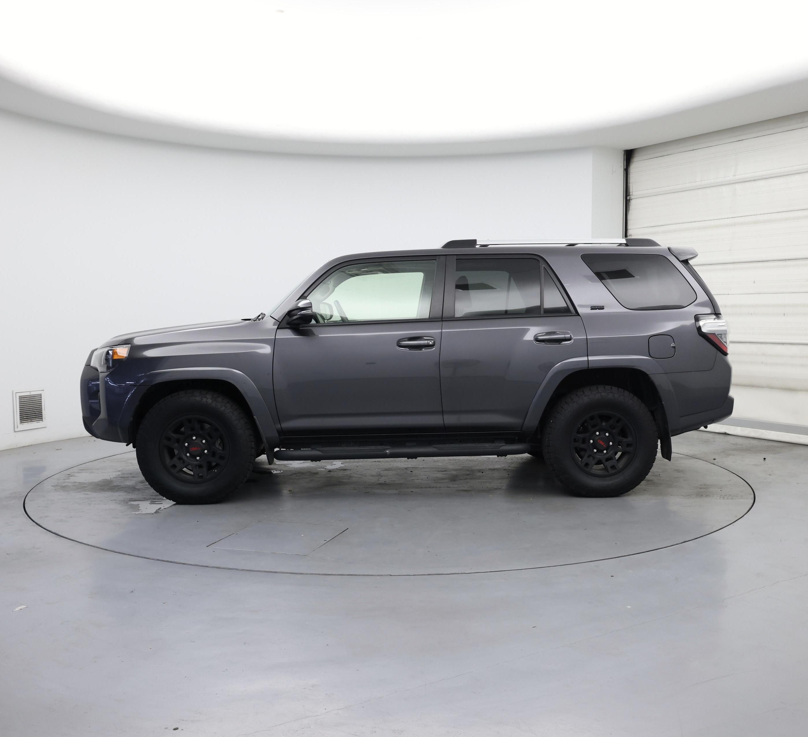 Thumbnail: 2021 Toyota 4Runner - 3