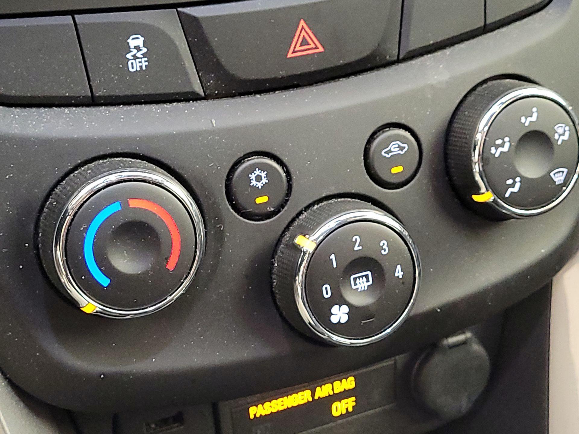 Thumbnail: 2020 Chevrolet Trax - 16